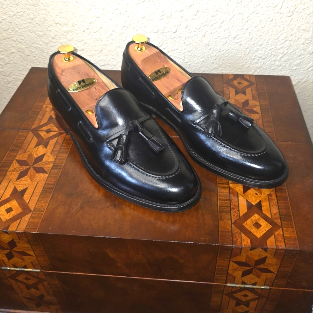 Hickey-Freeman 10.5D Glossy Black Leather Slip-On Loafers with Tassels